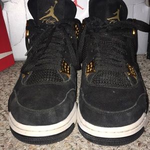 Air jordan 4 retro “Royalty”